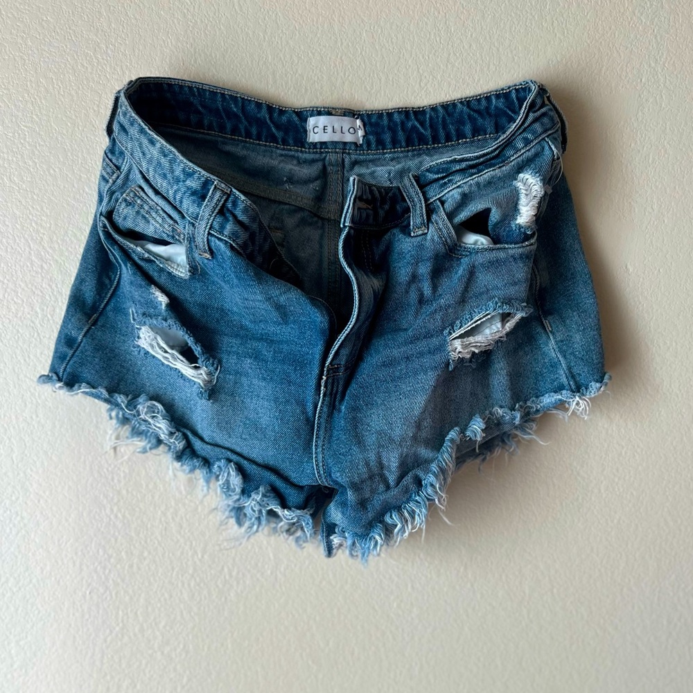Med Wash Ripped Shorts